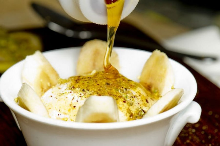 The blindfold is delicious by adding banana, honey, and cream 