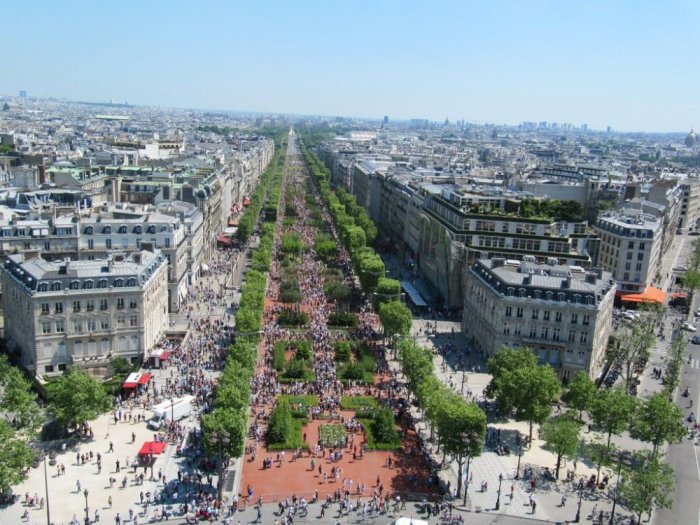 French Avenue Champs Elysees