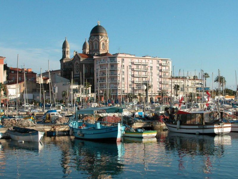 The port is in Saint Raphael