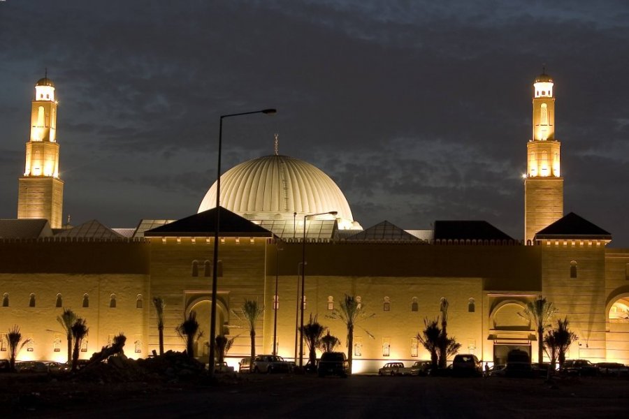 Visit Al-Rajhi Mosque