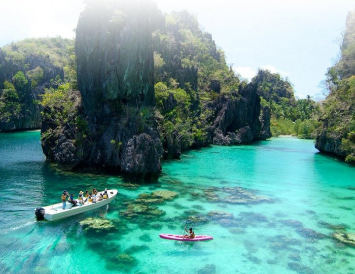 El Nido is one of the most beautiful and best beach tourist destinations in the Philippines