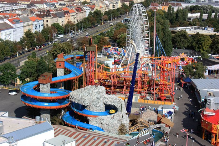     250 attractive and exciting facilities for all ages in the Prater Park