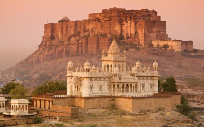 Landmarks of the enchanting civilization of India