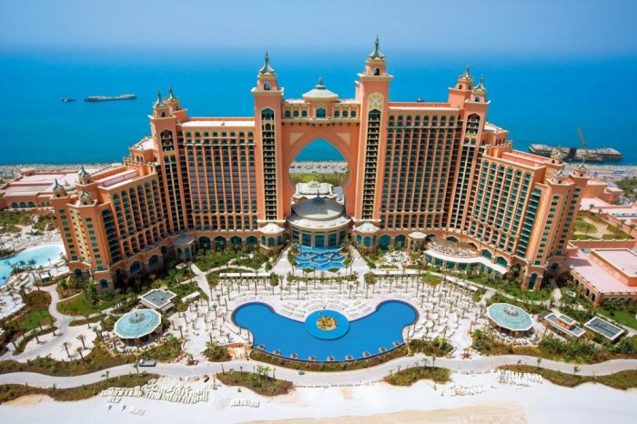 Luxury tourist hotels in the Emirates