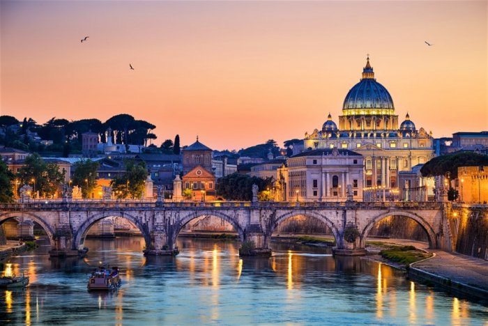 The italyn capital, Rome, is one of the most famous European capitals
