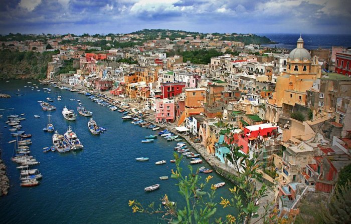 Naples is famous for its charming beaches and luxurious tourist resorts