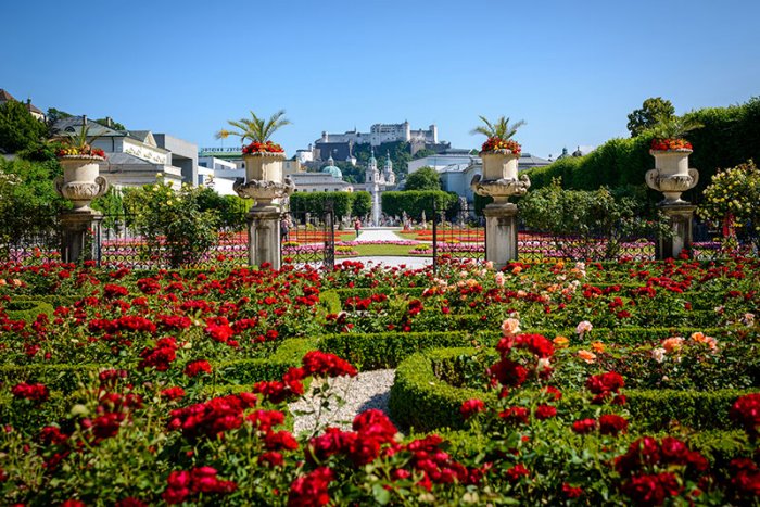 The city and the entire surrounding Salzburgburgerland are adorned with flowers