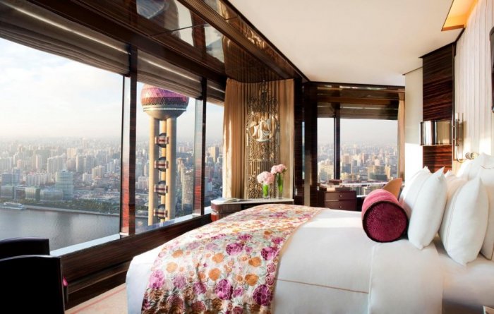 Inside the rooms of the Ritz-Carlton, Shanghai