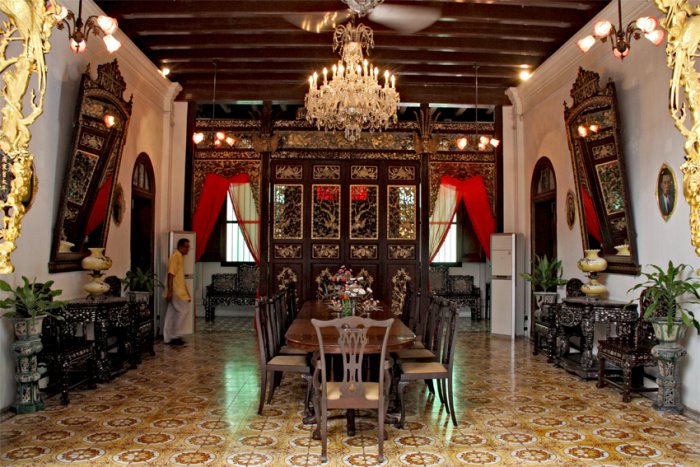 Inside the Penang Piranakan Museum