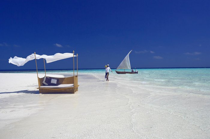 Maldives .. silk sands