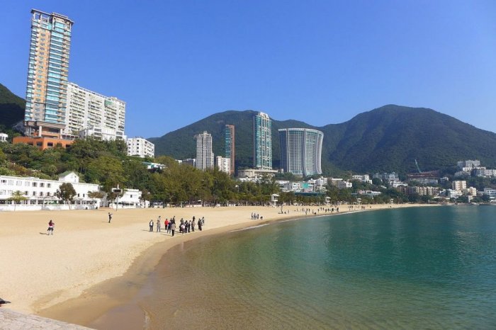 Attractive tourist beaches in Hong Kong