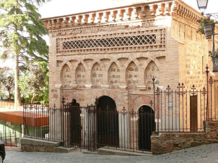 The Bab al-Mardum Mosque or the Nur al-Masih Mosque is one of the oldest buildings in Toledo