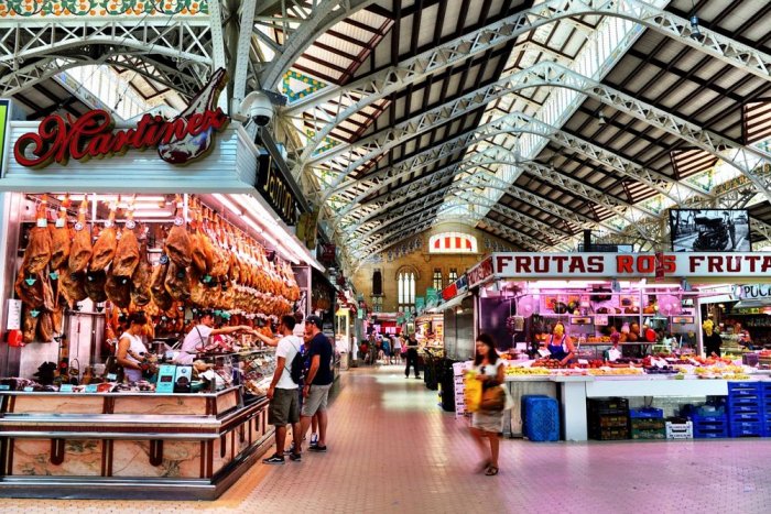 Shopping in the central market in Valencia