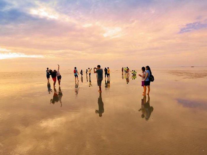 Unique photo opportunities in Sky Mirror Kuala