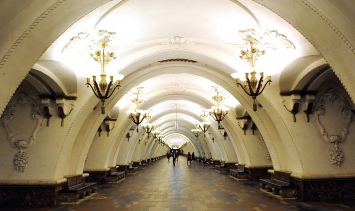 Russian metro stations are described with their impressive interior design