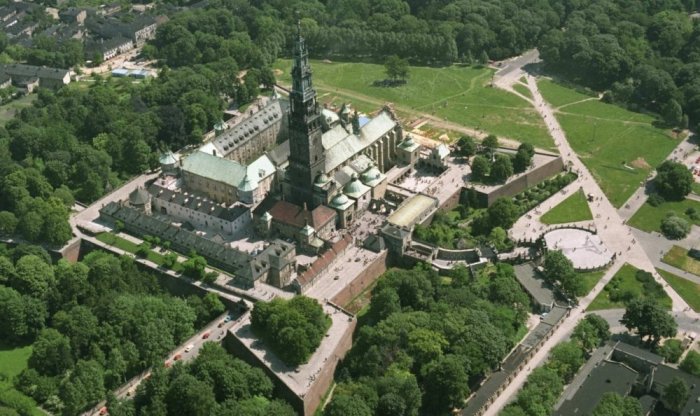 The beautiful Polish town of Czestochowa, through which the famous Varta River passes, is in southern Poland