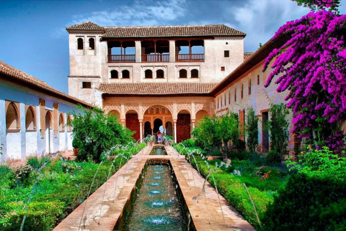 Charming atmosphere in the Alhambra Palace