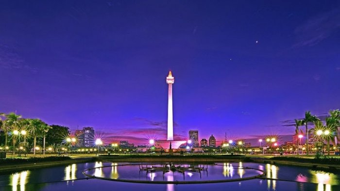 Jakarta contains a lot of tourist attractions and attractions