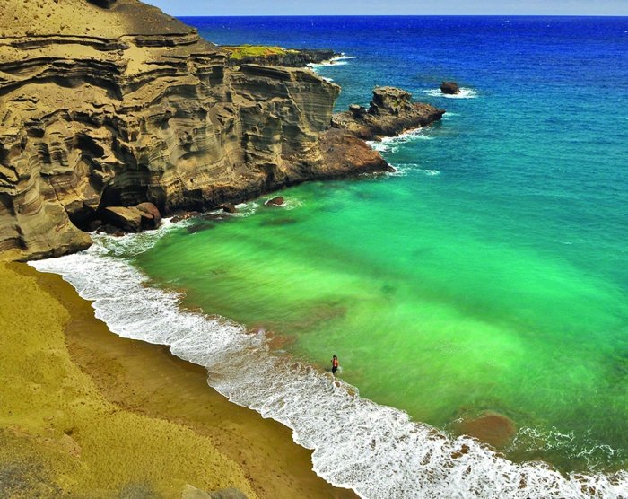 Papakōlea Beach is located in Kaū County in Hawaii and is famous for several names including green beach