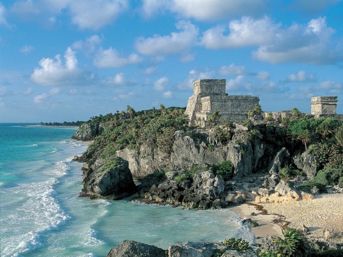 Tulum is the presence of its monuments on a beautiful coastal background, which makes it a tourist destination worth visiting