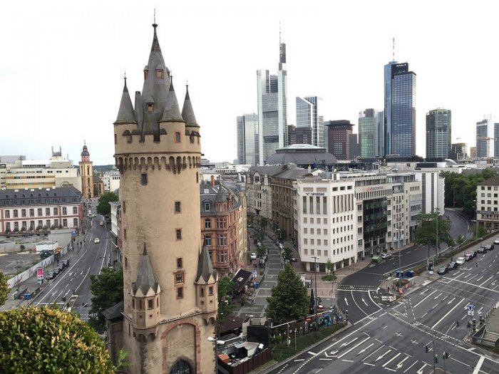 Eichenheim Tower in Frankfurt