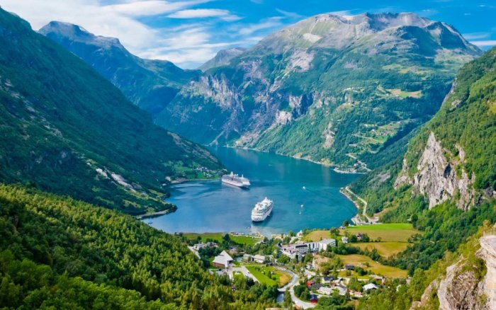 Norway is famous for being one of the most beautiful countries in the world, it is home to many dazzling, famous and popular natural areas