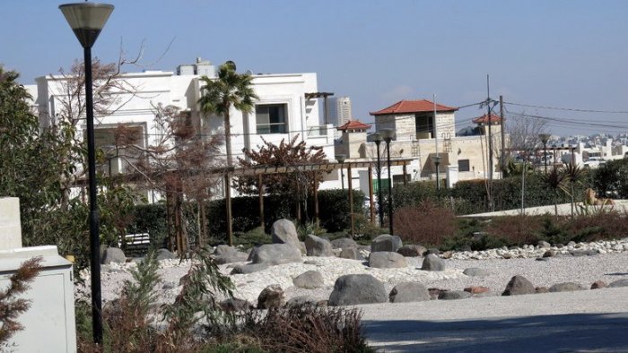 The Japanese garden in Amman is quite small but contains a good space for hiking