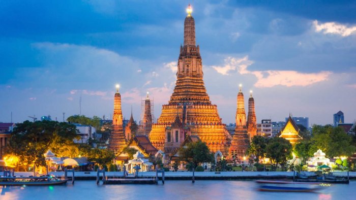The most famous tourist destinations in Thailand, the Thai capital, Bangkok