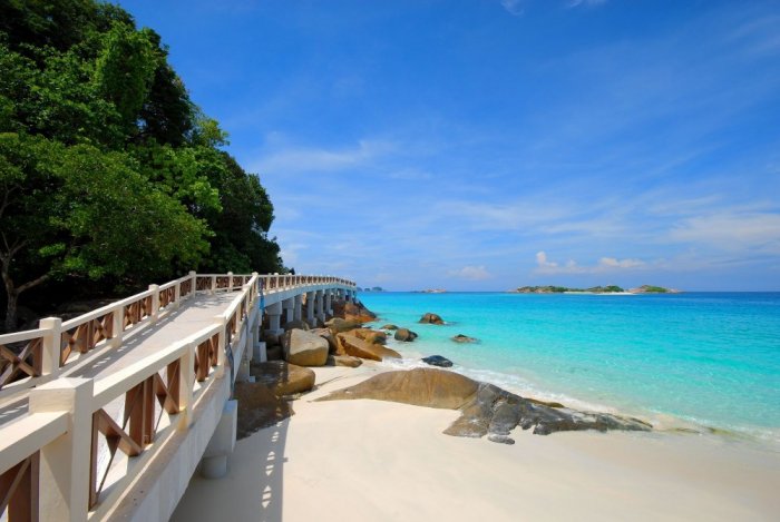 Radagh Island is one of the largest islands off the east coast of Malaysia