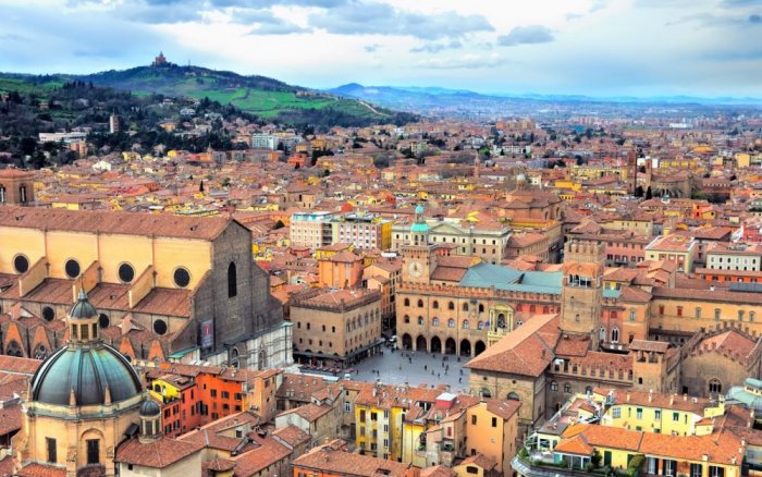 The charm and beauty of the city of Bologna