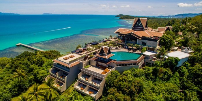     Samui Island or Ko Samui is one of the most visited islands in Thailand