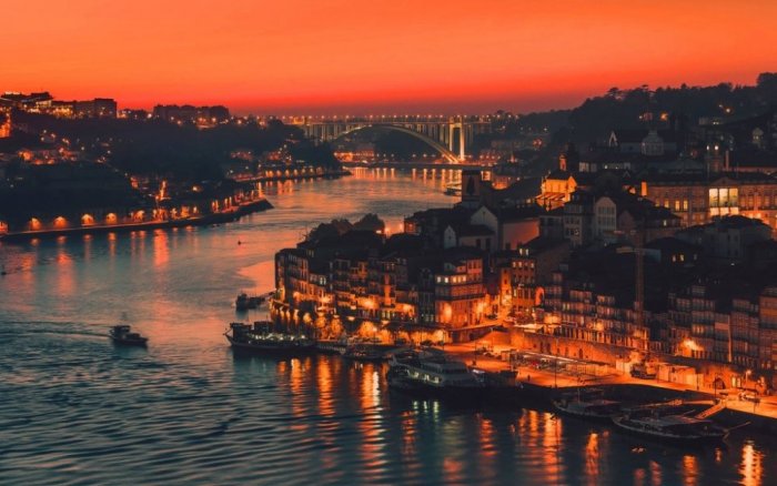 General view of Porto at night