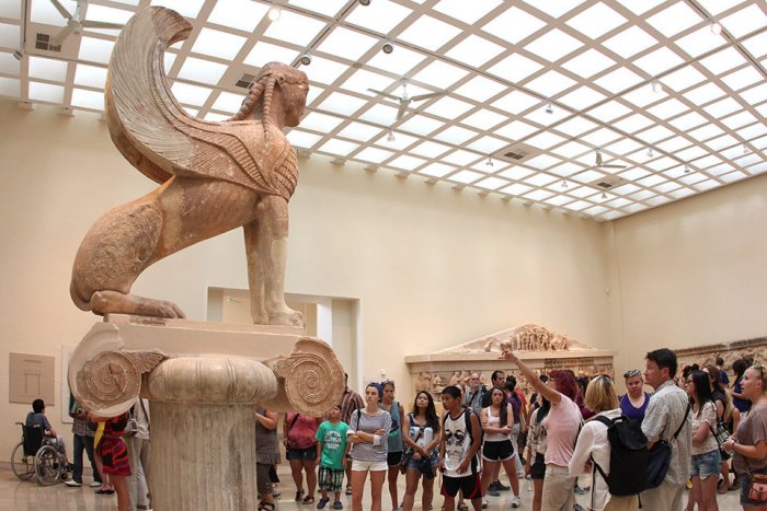 Visit the archaeological museum of Delphi