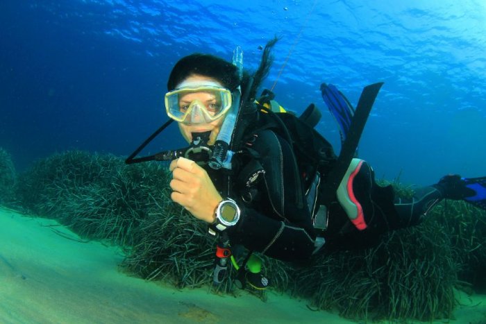 Scuba diving is the most beautiful activities for a honeymoon rich in adventure