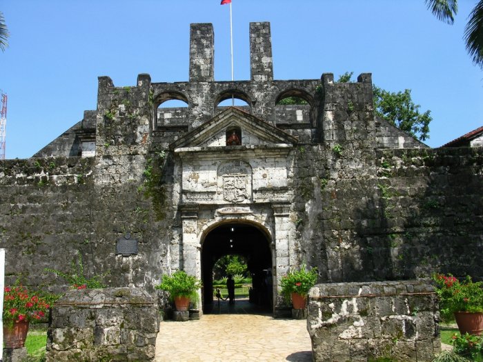 San Fort is a complex fortress shaped like a triangle and was used as a military fort during the seventeenth century