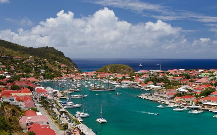 The French island of Saint Barthelemy is famous for being a fascinating natural landscape