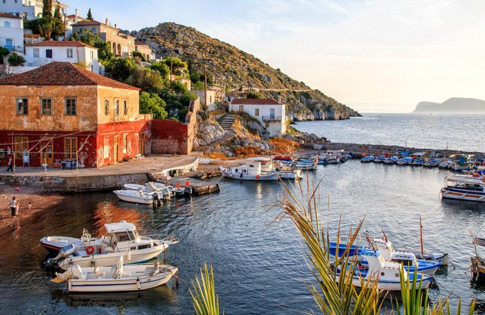 An atmosphere of magic in Hydra