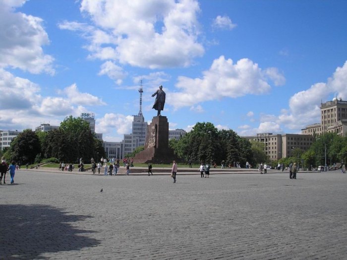 Freedom Square in Kharkiv is famous for its huge space that made it the sixth largest square in Europe.