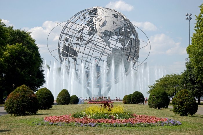     Home to the Unisphere Monument, it is a steel ball 140 feet high
