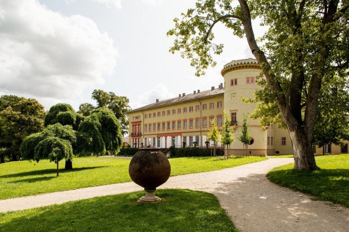 Hernzheim Castle and Park