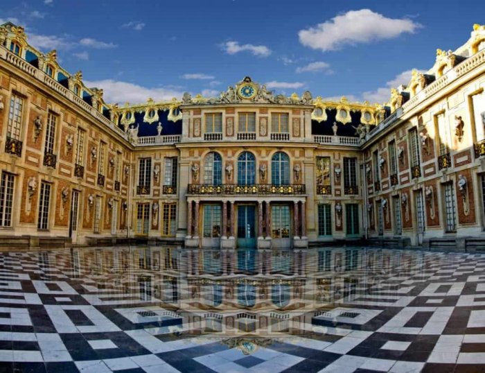 Versailles Palace, which is not only the most famous landmark of the town of Versailles, but also one of the most famous and beautiful French palaces