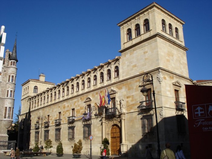 Palacio de los Guzmanes Palace