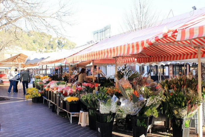 Cours Saley Market