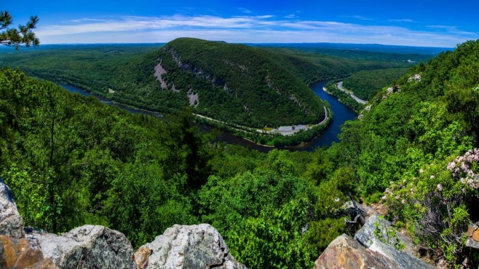 The Delaware Water Gap is a charming natural area found in the Delaware Water Gap National Park