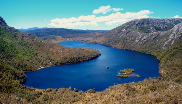     The city of Mina is in the heart of one of the most beautiful natural areas in Tasmania