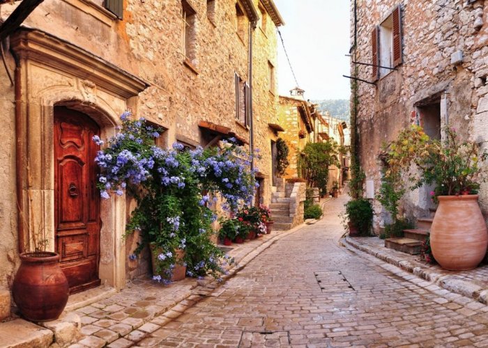 Antique streets in Antibes