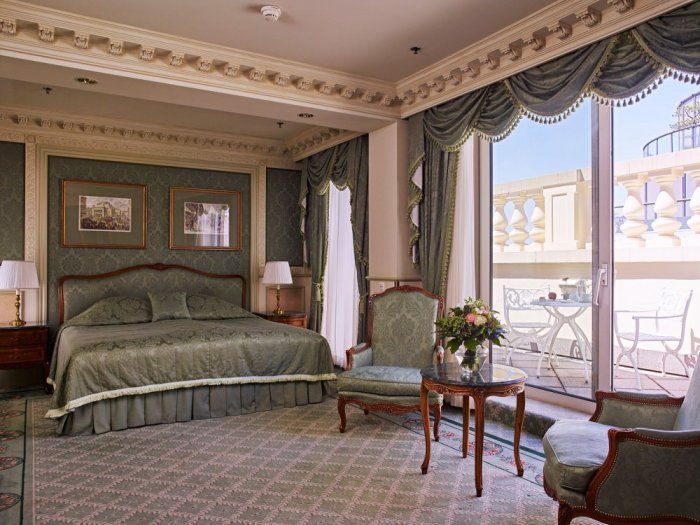 One of the luxurious suites of the Grand Hotel Wien