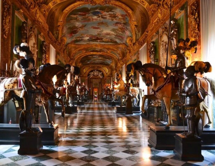     The Royal Palace of Turin is magnificent from the inside