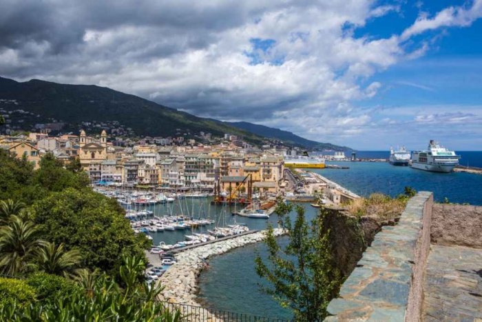     The town of Bastia, which feels the identity of Corsica