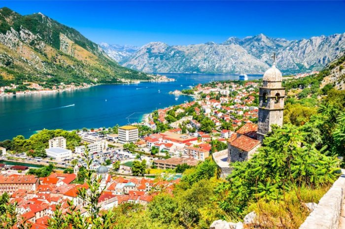     Tourism fun in Montenegro